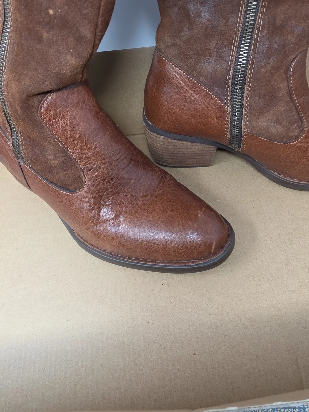 Women's Brown Knee-High Leather Zip Boots